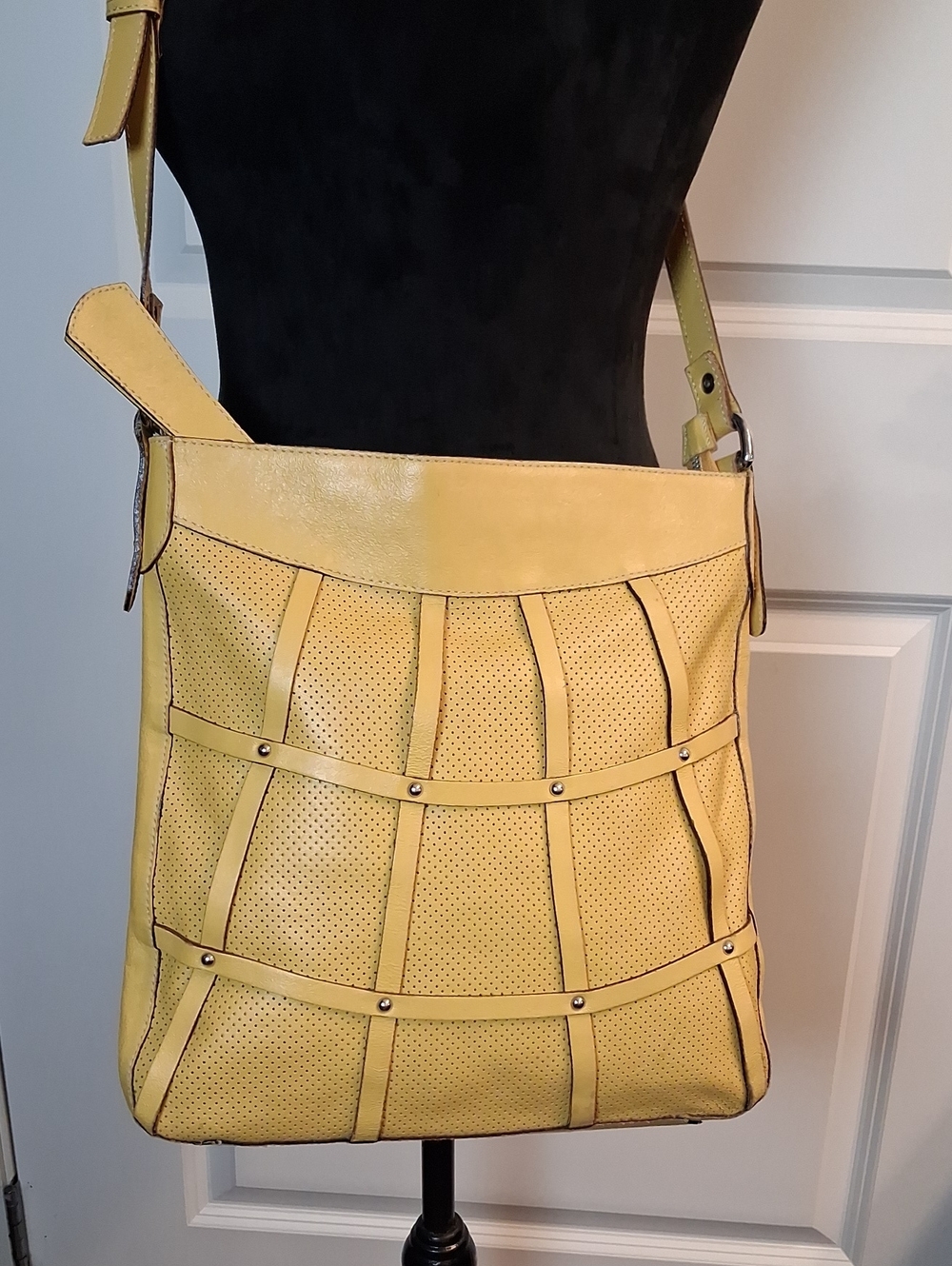 Toscani Made in Italy Mustard Yellow Leather Crossbody Bag